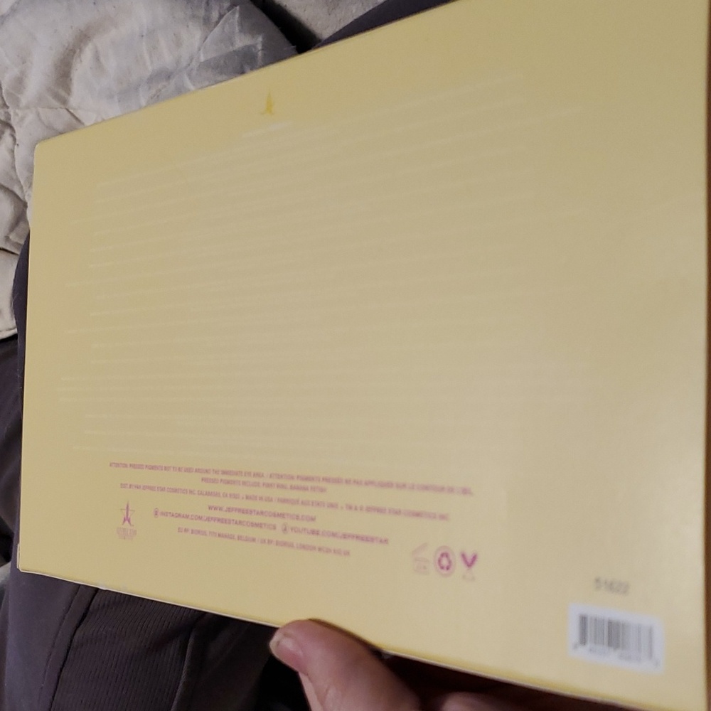Jeffree Star Cosmetics Banana Fetish Eyeshadow Palette NIB NEW IN BOX - Picture 3 of 14